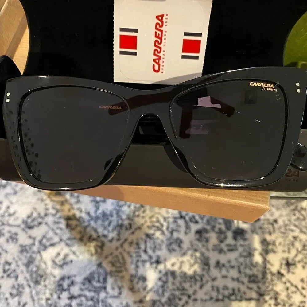 Carrera comes original